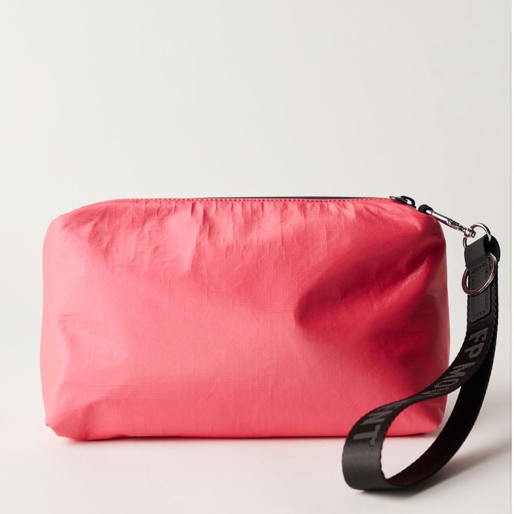 FP Movement Hibiscus Total Access Pouch - Picture 2 of 6